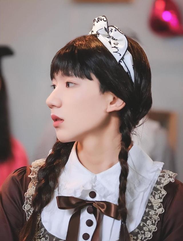 男孩子穿女装-(男变女变成女仆)
