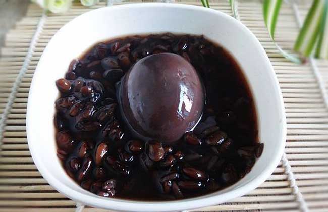 黑豆怎么吃最好-(泡好的黑豆怎么吃最好)